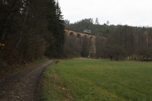 Větší viadukt u Řikonína