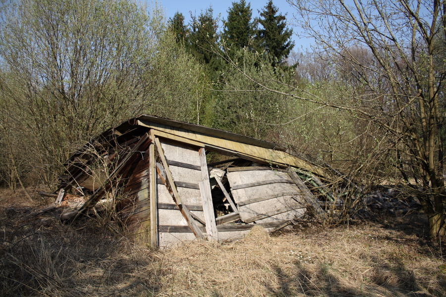 Tady spávali pionýři.